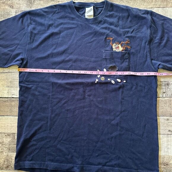 Vintage Y2k 2001 Looney Tunes Tasmanian Devil Taz Bowling Embroidered Tshirt | M - Picture 2 of 6